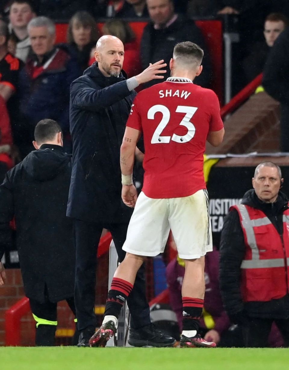 开云入口-里程碑夜！曼联复出首秀，社区盾赛后刷纪录，悬念犹存，资深球员宣示担当